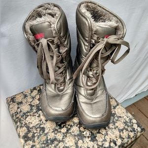 Khombu insulated boots size 6
